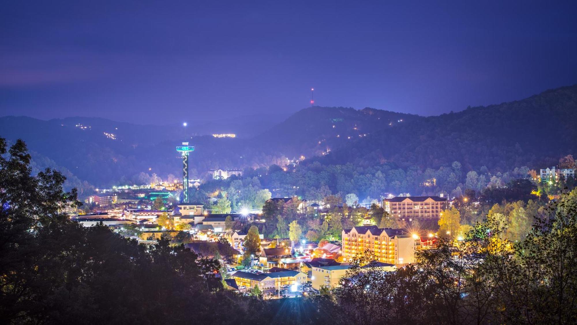 Majestic View Lodge, Amazing Views, Hot Tub, 1089 Free Tickets Each Paid Day, Dollywood And More Gatlinburg Exteriör bild