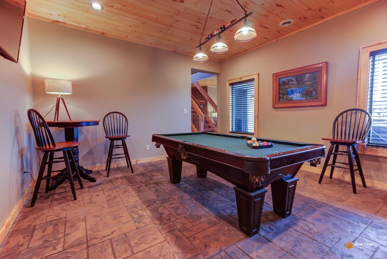 Majestic View Lodge, Amazing Views, Hot Tub, 1089 Free Tickets Each Paid Day, Dollywood And More Gatlinburg Exteriör bild