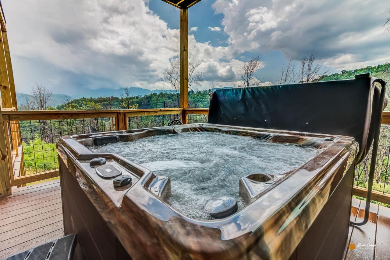 Majestic View Lodge, Amazing Views, Hot Tub, 1089 Free Tickets Each Paid Day, Dollywood And More Gatlinburg Exteriör bild