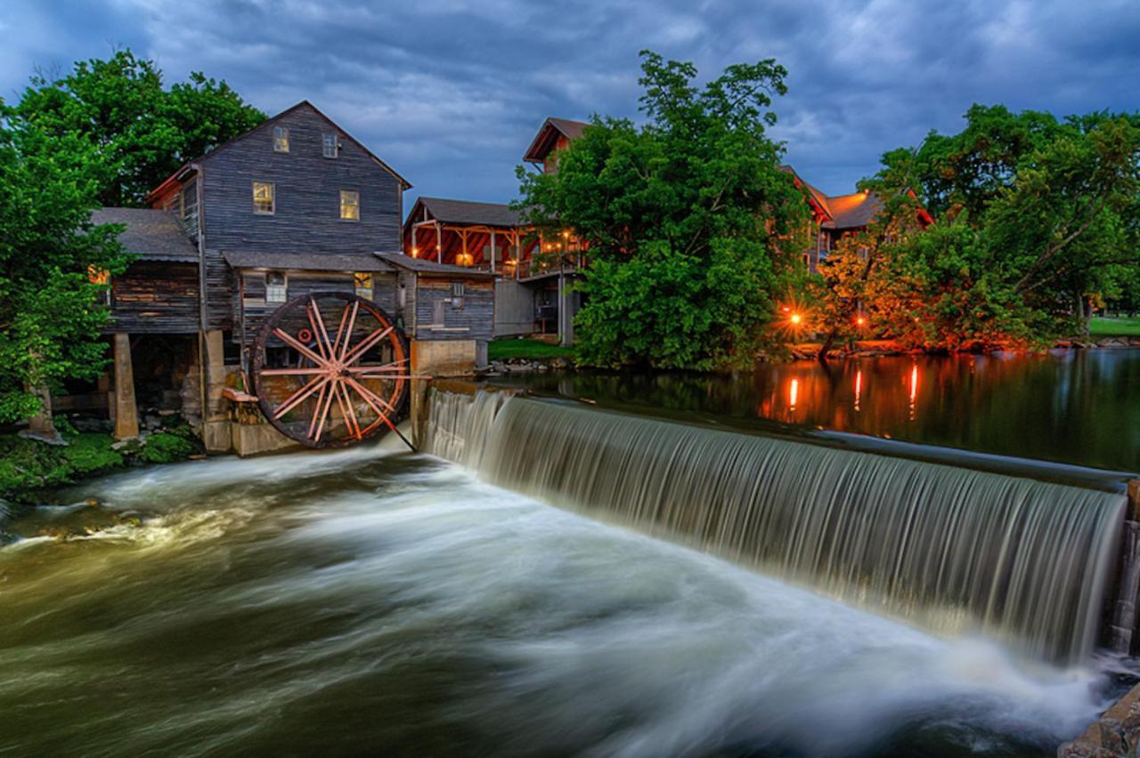 Majestic View Lodge, Amazing Views, Hot Tub, 1089 Free Tickets Each Paid Day, Dollywood And More Gatlinburg Exteriör bild